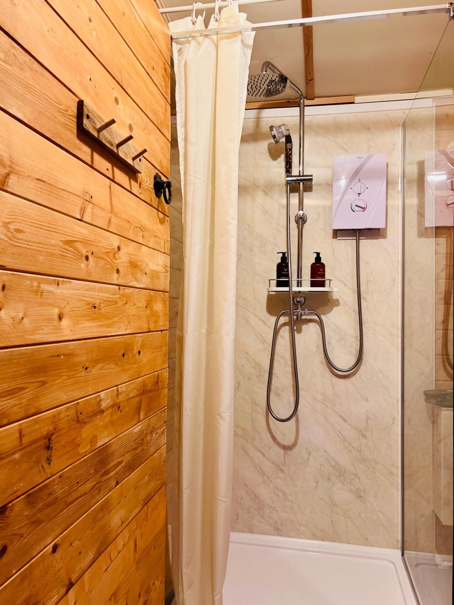 The Cabin Bradford-On-Avon Room photo